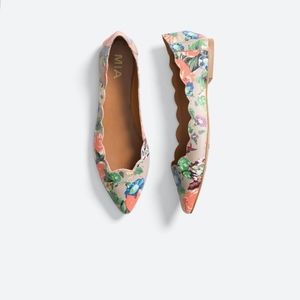 MIA Amari Floral Scallop Flats